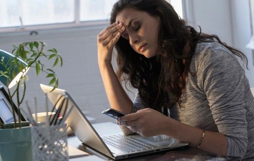 Mind Health Report: Schweizerinnen und Schweizer setzen bei psychischen Problemen auf KI